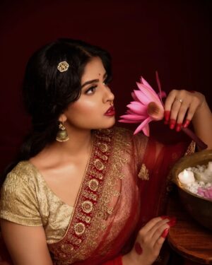Sunmeera Nagesh Instagram - Laal.
.
Makeup:@glamupwithjyoti 
Picture Credit:@yuvraj_bhuban