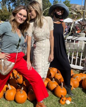 Sunny Mabrey Instagram - Most mature kids at the pumpkin patch honestly 🍂🎃👻

#fall #autumn #nature #spookyseason #halloween #love #fallvibes #october #autumnvibes #pumpkin #pumpkins #pumpkinpatch #autumncolors