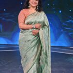 Supriya Pilgaonkar Instagram – It’s always a great pleasure to be surrounded by talented kids ..with husband in arm 😍on the sets on super dancer 

Outfit:- @trisvaraa 
Jewellery:- @tlmconsultancy 
Styling :- @nidhikurda