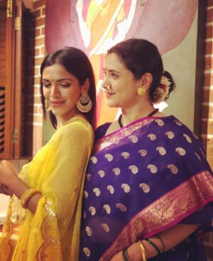 Supriya Pilgaonkar Instagram - Time to celebrate Diwali within ... always light up  within ! Illuminate inside out ...why celebrate only 5 days ..360 days of practice  of lighting up a lamp of wisdom within will make those 5 days special ... try it !