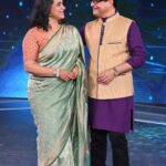 Supriya Pilgaonkar Instagram – It’s always a great pleasure to be surrounded by talented kids ..with husband in arm 😍on the sets on super dancer 

Outfit:- @trisvaraa 
Jewellery:- @tlmconsultancy 
Styling :- @nidhikurda