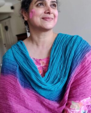 Supriya Pilgaonkar Instagram - Colour colour which colour ??? Last year 11th March , home bound holi