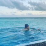 Supriya Pilgaonkar Instagram - Beautiful time in Maldives at @coco_resorts . 🏝️Thank you for getting us here Shriya and @pickyourtrail 💙Lovely hospitality and crystal clear water . Absolute peace🌊