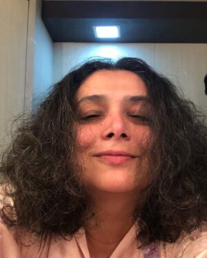 Supriya Pilgaonkar Instagram - Before and after . All thanks to @nidhikurda for styling , makeup -@ravi090779 , Hair @darshana.mule