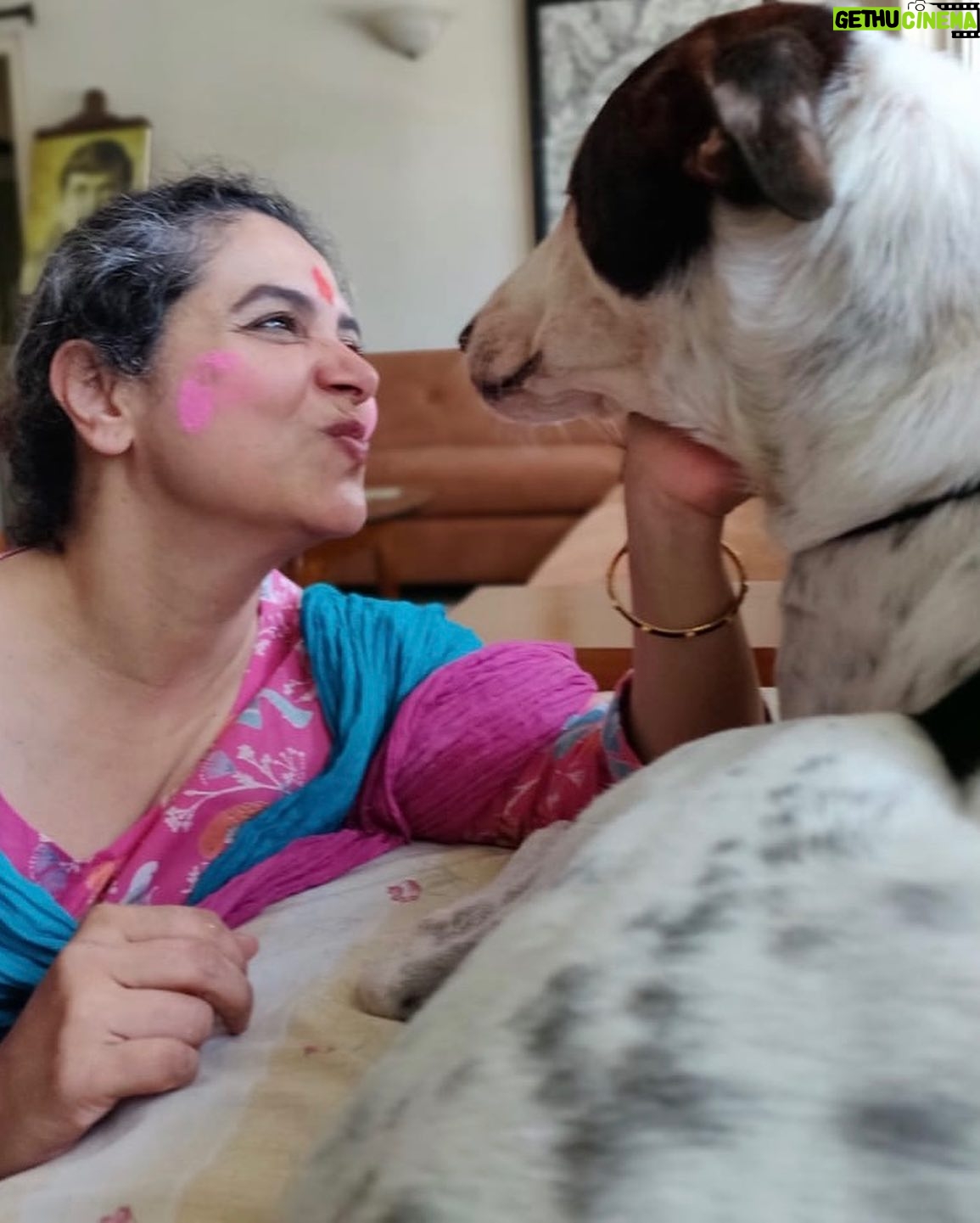 Supriya Pilgaonkar Instagram - Little colour here and there means no harm ... hope you all had a great day