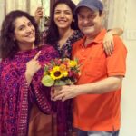 Supriya Pilgaonkar Instagram - She makes everything so so so special in a very simple manner ..balloons and flowers and a hug ...our blessing !!