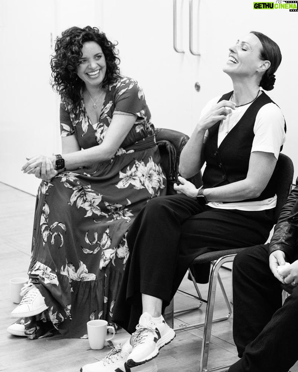 Suranne Jones Instagram - Love you.❤️ @jennifer_boardman thank you for inviting me to see how @actor_tribe continues to shine. 👏👏