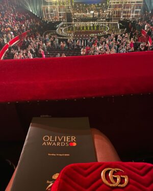 Susan Wokoma Instagram - ‘the tickets are bloodclart expensive!!!’ - speech of the night goes to @astrominx 😂😂😂

Baby’s first Oliviers, done! 
I’ll always be your last minute plus one @stephdittmer !! 💓