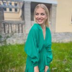 Susan Sideropoulos Instagram – „Dein Star – Dein Date“ 
Heute – 16.30 Uhr – @sat.1 
Und Online auch schon bei @joyn.de 💚💚💚

Hatten eine mega witzige Zeit gemeinsam, verrückte Dreharbeiten, coole Locations, tolles Team, super Wetter, Woche für Woche das schönste MakeUp @herr.pascal 💫

#HappySunday
#TeamHerz @marijkeamado 
@janinekunzeofficial #ThomasHermanns @sarah.bora.official @ekofreezy 
@actorsconnectionagency #unbezahltewerbung #wegenmarkierung
