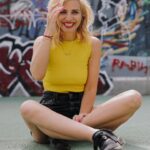 Susan Sideropoulos Instagram - Dankbar sein für die kleinen Dinge💛 Heute freue ich mich über den blauen Himmel, die Sonne und den leichten Wind ☀️☀️☀️ Und was hat dir heut schon ein Lächeln geschenkt? #photocredit @farinadeutschmann