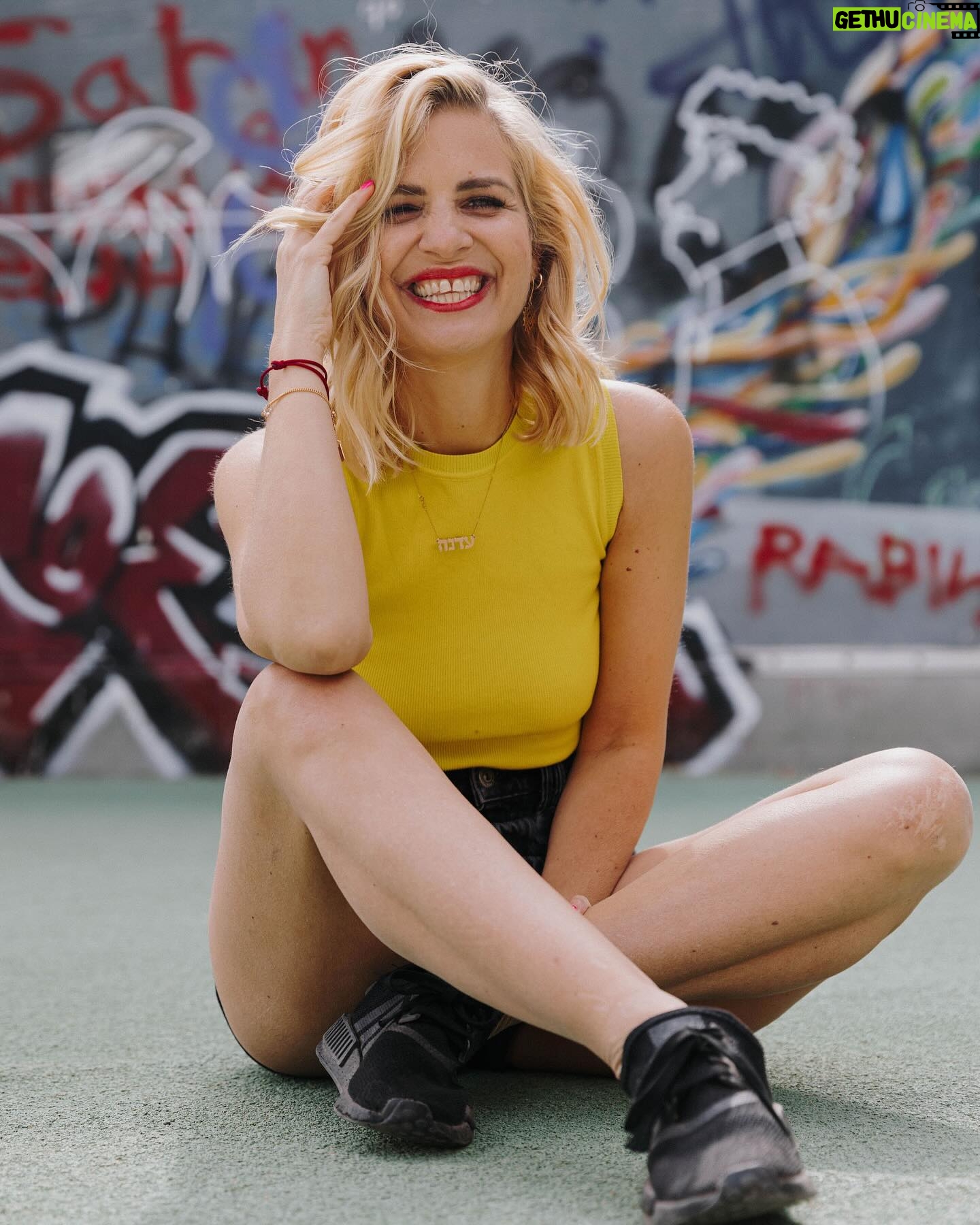 Susan Sideropoulos Instagram - Dankbar sein für die kleinen Dinge💛 Heute freue ich mich über den blauen Himmel, die Sonne und den leichten Wind ☀️☀️☀️ Und was hat dir heut schon ein Lächeln geschenkt? #photocredit @farinadeutschmann