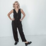 Susan Sideropoulos Instagram - “Du bist so stark” Dieser Satz wird mir gerade so häufig gesagt. Ehrlicherweise sehe ich das nicht so. Ich weine, ich lache, ich falle, ich stehe wieder auf, ich schreie, ich bin kraftlos, ich bin zuversichtlich… Vielleicht bin ich eher mutig?🤷‍♀️ Für mich ist Mut die gesunde Mischung aus ÜberMUT & DeMUT. Springen und dann schwimmen - ist für einige Übermut, für mich bedeutet es Leben❤️ Und alles immer in Demut, mit Respekt und Dankbarkeit für jede kleine neue Chance. Zeit für einen #MUTausbruch? Was darfst du dich heute trauen? Hinterher ärgert man sich meist über die Dinge, die wir nicht gemacht haben 😊 #MagicMonday #photocredit @liesafuchsfotografie #📸