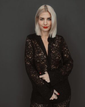 Susan Sideropoulos Instagram - „Steh zu dem was du fühlst.
Sag, was du denkst.
Sei, wer du sein willst.
Und lass die anderen denken, was sie wollen“

Deine Lebenszeit, deine Entscheidungen!

Einfach in LOVE mit jedem Bild aus meinem Shooting mit der großartigen @liesafuchsfotografie 📸 ❤️

#BeYou