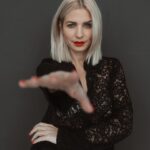 Susan Sideropoulos Instagram - „Steh zu dem was du fühlst. Sag, was du denkst. Sei, wer du sein willst. Und lass die anderen denken, was sie wollen“ Deine Lebenszeit, deine Entscheidungen! Einfach in LOVE mit jedem Bild aus meinem Shooting mit der großartigen @liesafuchsfotografie 📸 ❤️ #BeYou