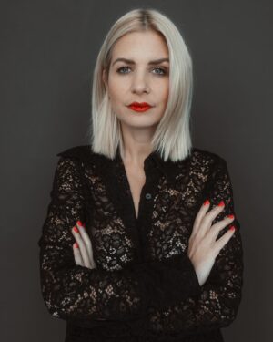 Susan Sideropoulos Instagram - „Steh zu dem was du fühlst.
Sag, was du denkst.
Sei, wer du sein willst.
Und lass die anderen denken, was sie wollen“

Deine Lebenszeit, deine Entscheidungen!

Einfach in LOVE mit jedem Bild aus meinem Shooting mit der großartigen @liesafuchsfotografie 📸 ❤️

#BeYou