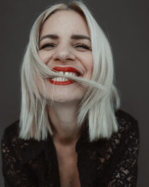 Susan Sideropoulos Instagram - „Steh zu dem was du fühlst.
Sag, was du denkst.
Sei, wer du sein willst.
Und lass die anderen denken, was sie wollen“

Deine Lebenszeit, deine Entscheidungen!

Einfach in LOVE mit jedem Bild aus meinem Shooting mit der großartigen @liesafuchsfotografie 📸 ❤️

#BeYou