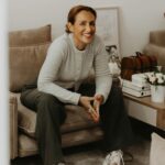 Susana Dias Ramos Instagram - As segundas são um dos dias mais desafiadores da semana! A agenda está carregada e as novas consultas acumulam-se aqui. Basta um atraso de 10 minutos e já não consigo acompanhar o ritmo! Mas é às segundas que mais sorrio… As segundas trazem-me novas histórias, novas oportunidades, novos desafios. Novos abraços! O meu consultório é um templo de amor, onde tenho a certeza que recebo muito mais do que dou! ❤️ Obrigada 🙏🏽 @barbara.p.vaz