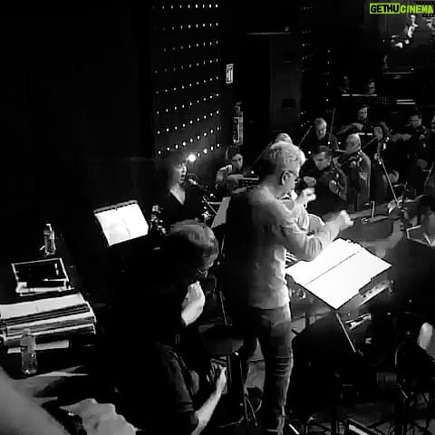 Susana Zabaleta Instagram - 🎃 A propósito de #Halloween, les comparto este recuerdo de cuando canté ‘Sally’s Song’, a lado de @dannyelfman, compositor de #TheNightmareBeforeChristmas, de @timburton.