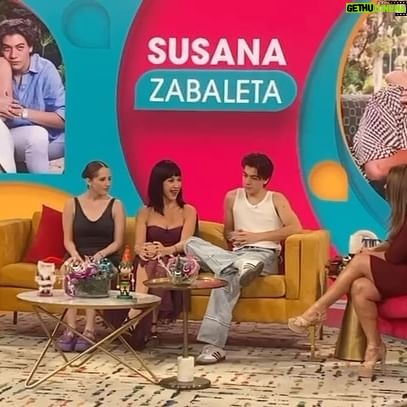Susana Zabaleta Instagram - ¡Gracias a todo el equipo de @telemundo por invitarnos a sus espacios! 💃🏻
