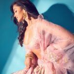 Sushrii Shreya Mishraa Instagram – Only Love is real 🕊️🤍✨
.
Outfit : @sukritiandaakritiofficial 🌹