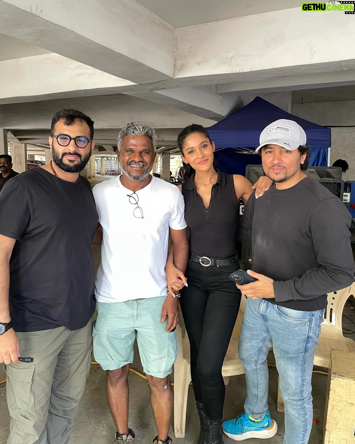 Sushrii Shreya Mishraa Instagram - This one’s to the silent hero’s where I Learnt to bring myself to the table,who’s brought out the best in me and where I learnt to brush off my bruises like dust ✨ To best director @karanlalitbutani ,the kindest DOP @dop_reddy and the coolest action masters @vikramdahiya707 @dineshsubbarayan and the bestest team of the incredibly talented stuntmen who taught me more about life,passion and humility ♥️ . #Ruslaan #GratitudePost ✨