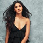 Sushrii Shreya Mishraa Instagram - ♠️⚡️ . @priyankknandwana @gayetrichakravarthy @kavita.gour.184 🌹