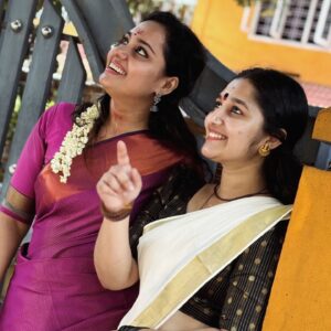 Susmitha Prabhakaran Instagram - We are not acting 😝😝😝
@susmitha.prabhakaran

#photooftheday #pictureoftheday #picoftheday #lekshmibalagopal #asianetserials #kudumbavilakku #palunku #pic #instagood #instagram #malayalis #kerala #keralagallery #keralamalemodel