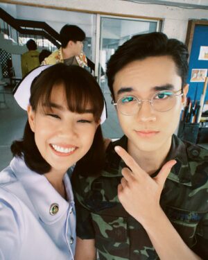 Suttatip Wutchaipradit Instagram - ❤️ฉันจะจำเธอไปในแบบนี้ จำความรู้สึกนี้ 
🌻ชอบการได้มากองนี้มากกกค่ะ ทุกคนในบ้านมีเอเนจี้น่ารัก สนุก อบอุ่นแบบพ่อแม่พี่น้องมากๆ ขอบคุณพี่แหม่ม พี่แอ๊ะ ป้าแจ๋ว และพี่บั๊มที่ให้โอกาสแอมแปร์ได้มาอยู่ในบ้าน #ขวัญฤทัย  #ขวัญฤทัยep14 
ปล.คิดถึงเสียงป้าแจ๋วด้วยค่ะ 5555 ตอนนี้ดูซีรีส์เกาหลีเรื่องอะไรอยู่คะ?