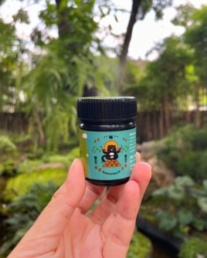 Suttatip Wutchaipradit Instagram - ติดเธอไม่หวายยย ฉลองครบ5000กระปุก @blackcat.co.ltd #ยาดมแมวดำ