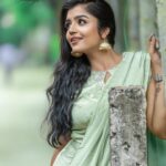 Suveta Shrimpton Instagram - All I need is peace ☮️ 📷 @bhavaga_photography #photoshoot #photooftheday #saree #instsgram #instagood #nomakeuplook #casualstyle #photooftheday #suveta #suvetashrimpton #suveta #suvetashrimpton