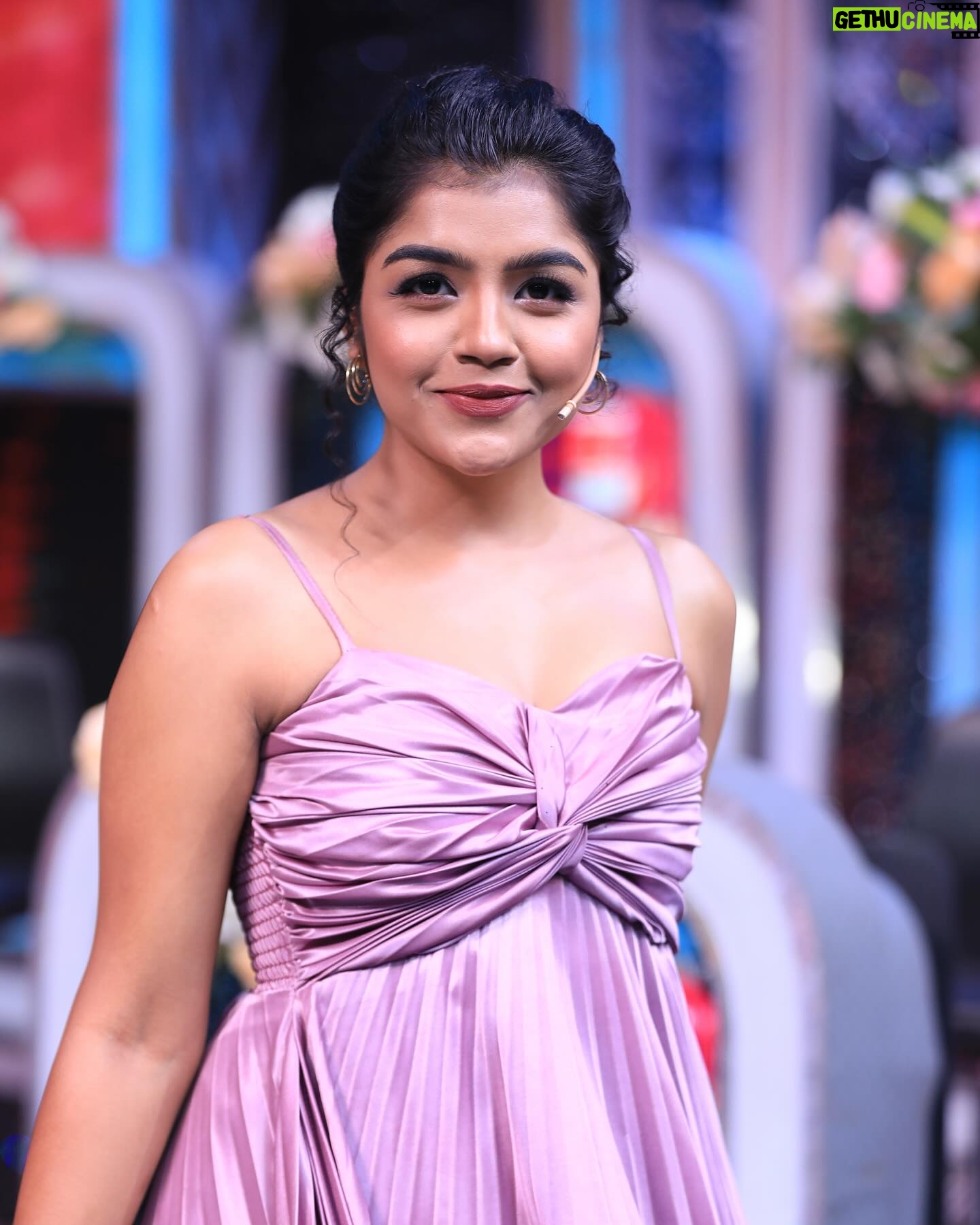 Suveta Shrimpton Instagram - Chase your dreams in high heels✨ 📷 @s.a_arun_ . . . #photoshoot #sareelove #instagood #instadaily #photooftheday #trending #suvetashrimpton #suvetashrimpton❤️