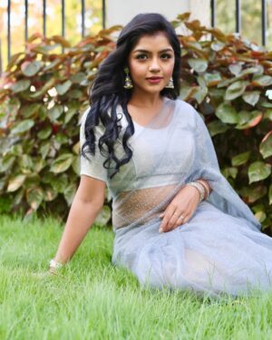 Suveta Shrimpton Instagram - On a mission to shine ✨
📷 @doodle_phootography 
Hairdo @sha_cin_makeover 
.
.
.
#photoshoot #sareelove #instagood #instadaily #photooftheday #trending #suvetashrimpton #suvetashrimpton❤️❤️❤️