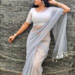 Suveta Shrimpton Instagram - On a mission to shine ✨ 📷 @doodle_phootography Hairdo @sha_cin_makeover . . . #photoshoot #sareelove #instagood #instadaily #photooftheday #trending #suvetashrimpton #suvetashrimpton❤️❤️❤️