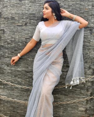 Suveta Shrimpton Instagram - On a mission to shine ✨
📷 @doodle_phootography 
Hairdo @sha_cin_makeover 
.
.
.
#photoshoot #sareelove #instagood #instadaily #photooftheday #trending #suvetashrimpton #suvetashrimpton❤️❤️❤️
