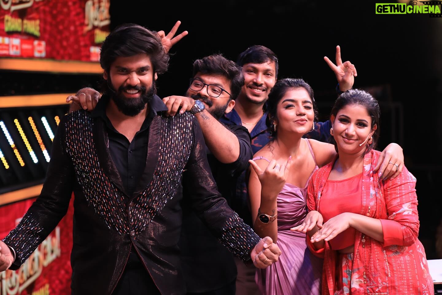 Suveta Shrimpton Instagram - We are ready for the Grand Finale of #Ranjithame Season 3 🤩🥳💯 @alya_manasa @suvetashrimpton @balarohit @s.a_arun_ Designed by @wearhash Styled by @harshitha_pragathi #vjaswath #aswathchandrasekar #ranjithameonsuntv #ranjithameseason3 #grandfinale #finals #finale #onelastdance #onelasttime #majormissings #letsdothis