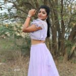 Suveta Shrimpton Instagram - Just a girl and her purple dress💟 Pc @s.a_arun_ . . . #suntvserialactress #showtime #sunnatchathirakondattam #poovathalayaonsuntv #ilamathi #suveta #suvetashrimpton❤️❤️❤️