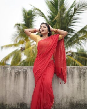 Suveta Shrimpton Instagram - Living 🥀
.
.
.
#photoshoot #sareelove #instagood #instadaily #photooftheday #trending #suvetashrimpton #suvetashrimpton❤️❤️❤️