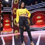 Suveta Shrimpton Instagram - Feeling like yellow jello 💛 Ranjithame show 🎥 . . #suntvserialactress #showtine #ranjithame #poovathalayaonsuntv #ilamathi #suveta #suvetashrimpton❤️❤️❤️