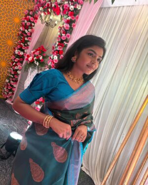 Suveta Shrimpton Instagram - In a world full of trends, I’ll stick to my saree story’s 🥻

.
.
#adshoot #sareelove #shooting #sunnydays☀️ #posingforthecamera #suvetashrimpton❤️❤️❤️
