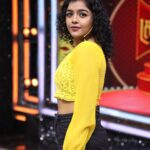 Suveta Shrimpton Instagram - Feeling like yellow jello 💛 Ranjithame show 🎥 . . #suntvserialactress #showtine #ranjithame #poovathalayaonsuntv #ilamathi #suveta #suvetashrimpton❤️❤️❤️