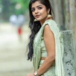 Suveta Shrimpton Instagram - All I need is peace ☮️ 📷 @bhavaga_photography #photoshoot #photooftheday #saree #instsgram #instagood #nomakeuplook #casualstyle #photooftheday #suveta #suvetashrimpton #suveta #suvetashrimpton