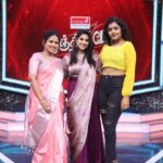 Suveta Shrimpton Instagram - Feeling like yellow jello 💛 Ranjithame show 🎥 . . #suntvserialactress #showtine #ranjithame #poovathalayaonsuntv #ilamathi #suveta #suvetashrimpton❤️❤️❤️
