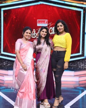 Suveta Shrimpton Instagram - Feeling like yellow jello 💛
Ranjithame show 🎥
.
.
#suntvserialactress #showtine #ranjithame #poovathalayaonsuntv #ilamathi #suveta #suvetashrimpton❤️❤️❤️