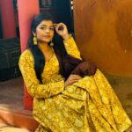 Suveta Shrimpton Instagram - #beingilamathi 🌙 #poovathalaiya @suntv #newpost #trend #suntvserial #instadaily #postoftheday #instadaily #instamood #suveta #suvetashrimpton