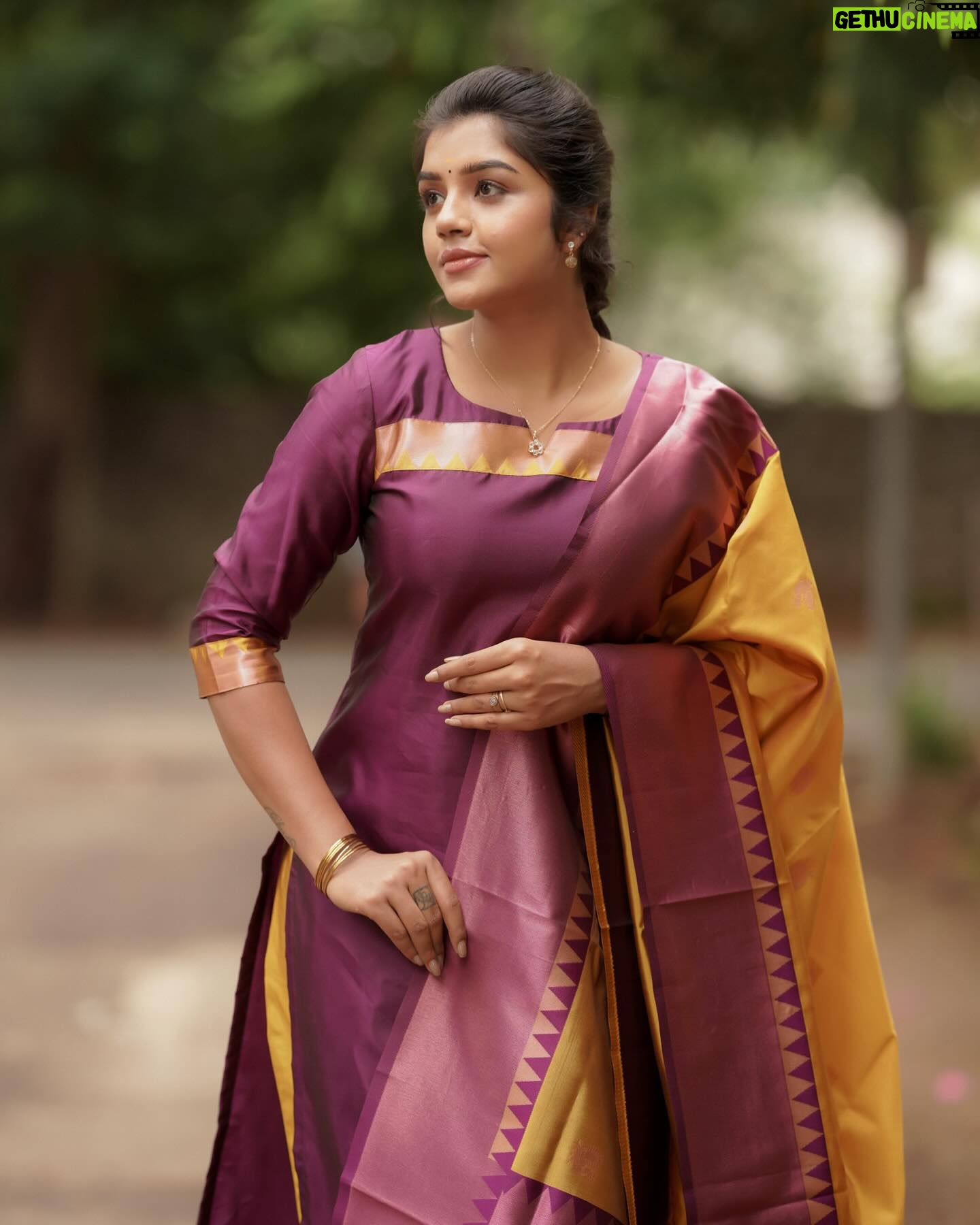 Suveta Shrimpton Instagram - Love always wins❤️ Costumes - @ivalinmabia Photographer - @camerasenthil Makeup - @jiyamakeupartistry Hair - @purpleplusnagu Shoot Organized by @rrajeshananda . . . #photoshoot #photooftheday #saree #instsgram #instagood #nomakeuplook #casualstyle #photooftheday #suveta #suvetashrimpton #suveta #suvetashrimpton