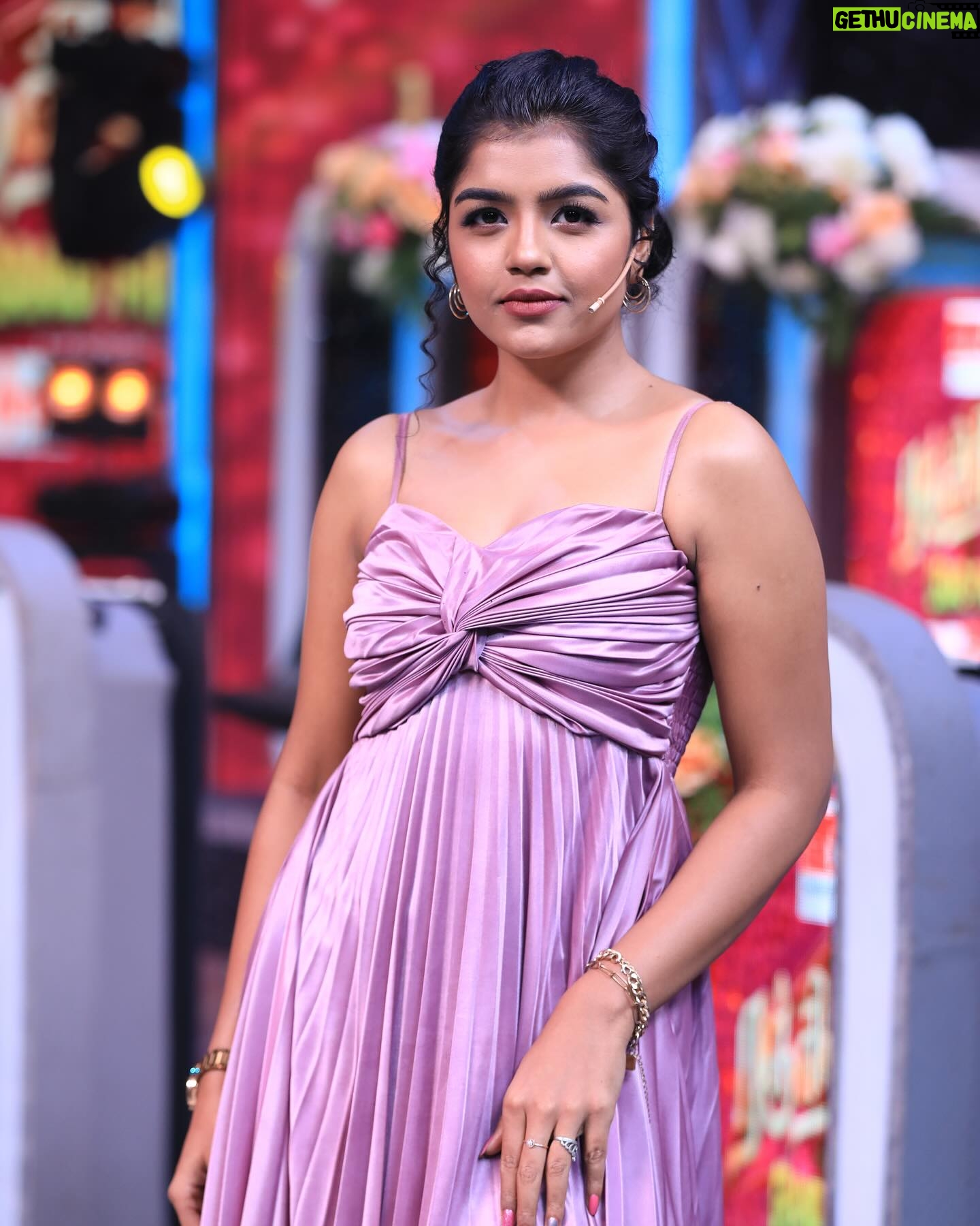 Suveta Shrimpton Instagram - Chase your dreams in high heels✨ 📷 @s.a_arun_ . . . #photoshoot #sareelove #instagood #instadaily #photooftheday #trending #suvetashrimpton #suvetashrimpton❤️