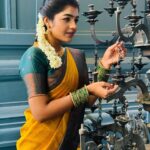 Suveta Shrimpton Instagram - Draped in grace✨ #beingilamathi 🌙 #poovathalaiya @suntv #newpost #trend #suntvserial #instadaily #postoftheday #instadaily #instamood #suveta #suvetashrimpton