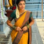 Suveta Shrimpton Instagram - Draped in grace✨ #beingilamathi 🌙 #poovathalaiya @suntv #newpost #trend #suntvserial #instadaily #postoftheday #instadaily #instamood #suveta #suvetashrimpton