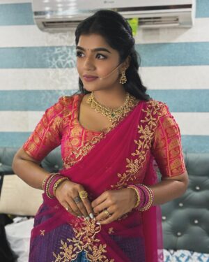 Suveta Shrimpton Instagram - Let’s celebrate 🥳 🎉
🥻 @designed_by_sindhu 
.
.
#pongalcelebration #suntvshow #showtime #halfsareestyle #ilamathi #pongalthiruvizha #poovathalaiyaonsuntv #suveta #suvetashrimpton