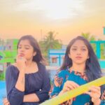 Suveta Shrimpton Instagram - Yenna babe eppadi solite 🤷🏻‍♀️ . . . #reels #friends #bff #mybabe